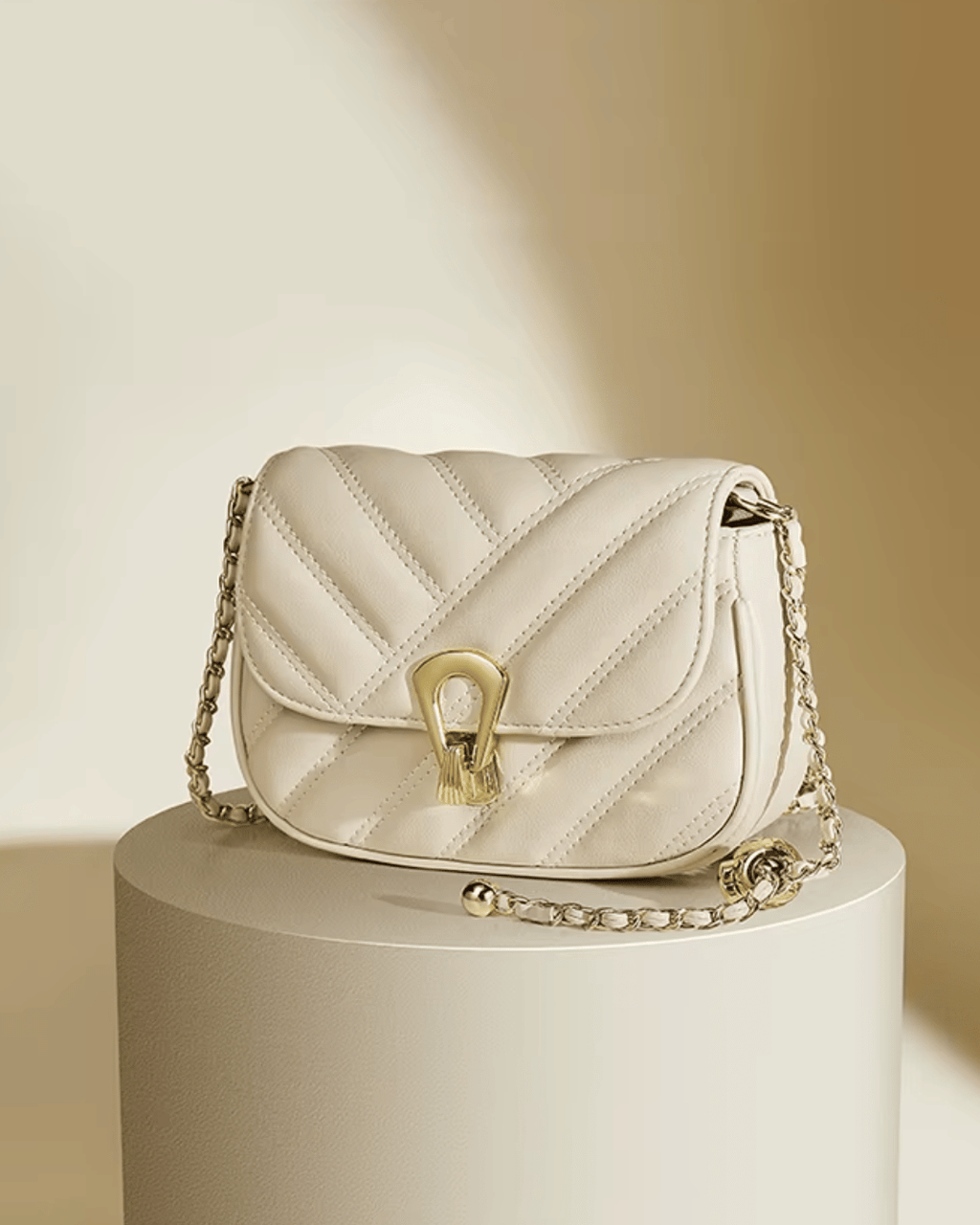 Bolsa de Couro Elegance Belle – Alça Corrente Dourada