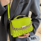 Bolsa Mara com corrente grossa de couro