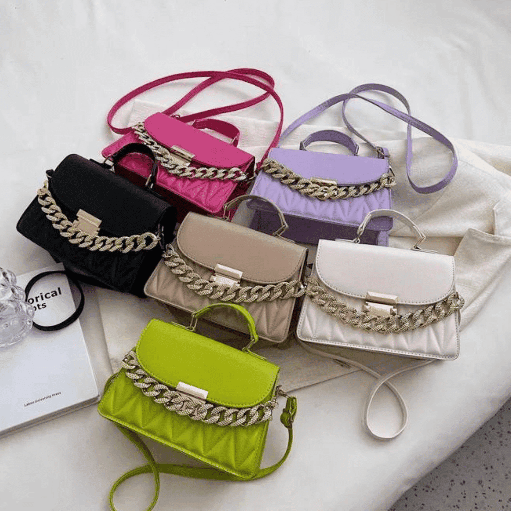 Bolsa Mara com corrente grossa de couro