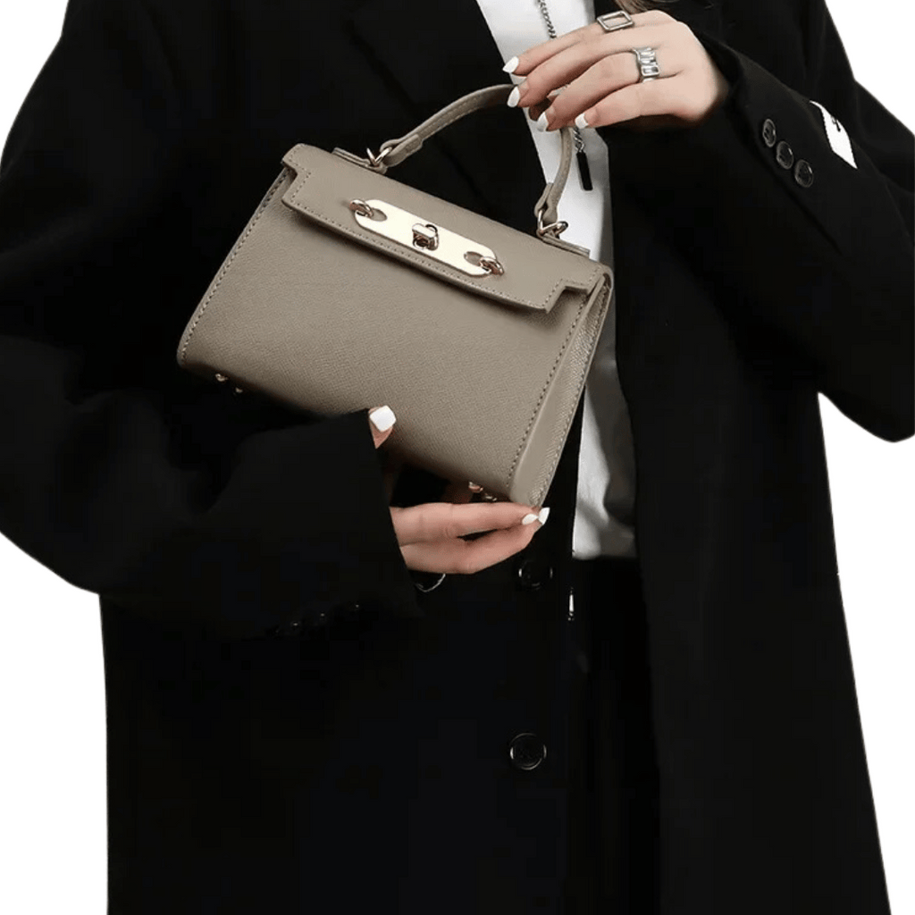 Bolsa de couro Hyde com alça de corrente