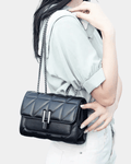 Bolsa Nina em couro acolchoado