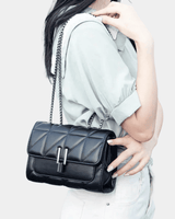 Bolsa Nina em couro acolchoado