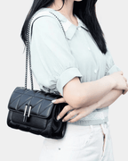 Bolsa Nina em couro acolchoado