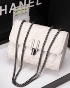 Bolsa Nina em couro acolchoado