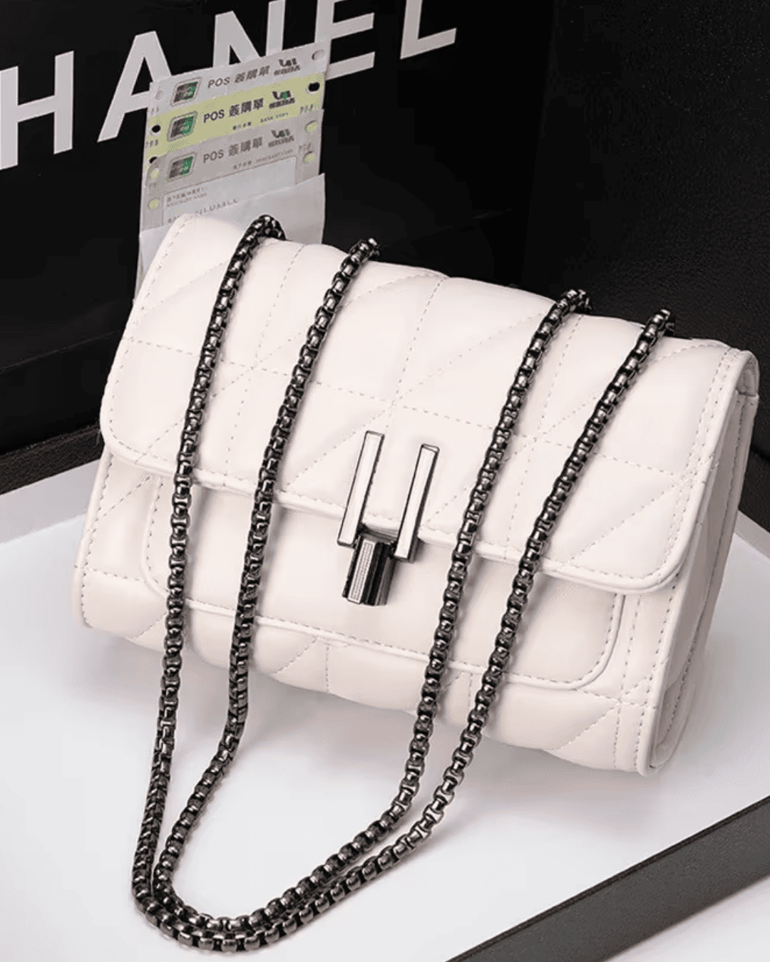 Bolsa Nina em couro acolchoado