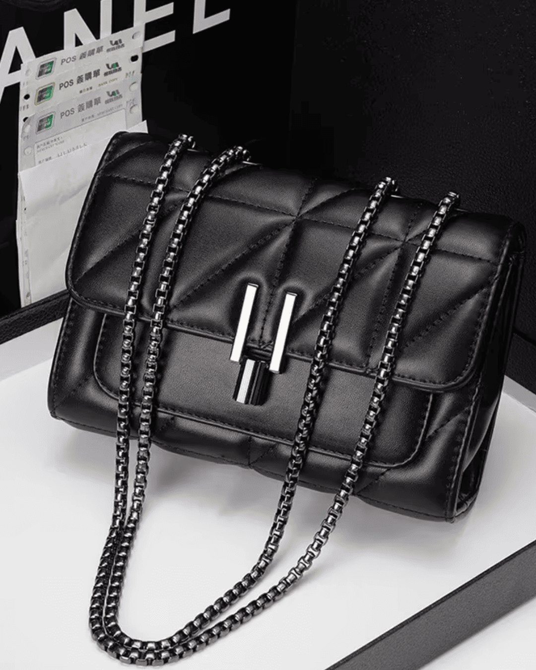Bolsa Nina em couro acolchoado