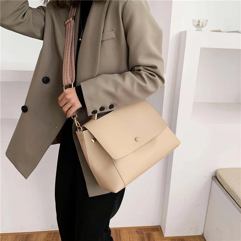 Bolsa elegante em couro genuíno
