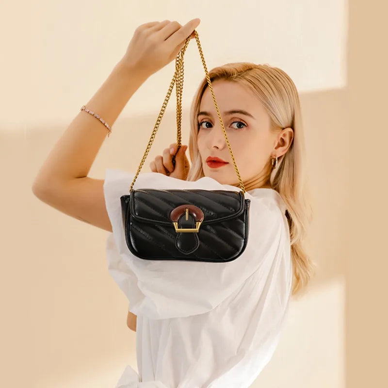 Bolsa Lorena Santos em couro legítimo