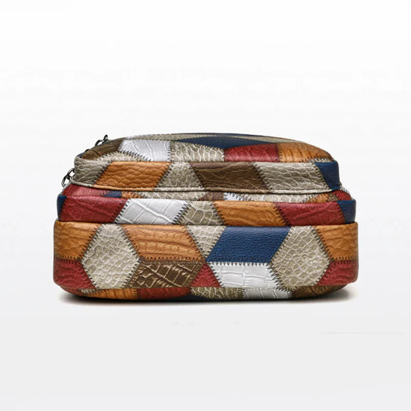 Bolsa com estampa geométrica estilo pochet
