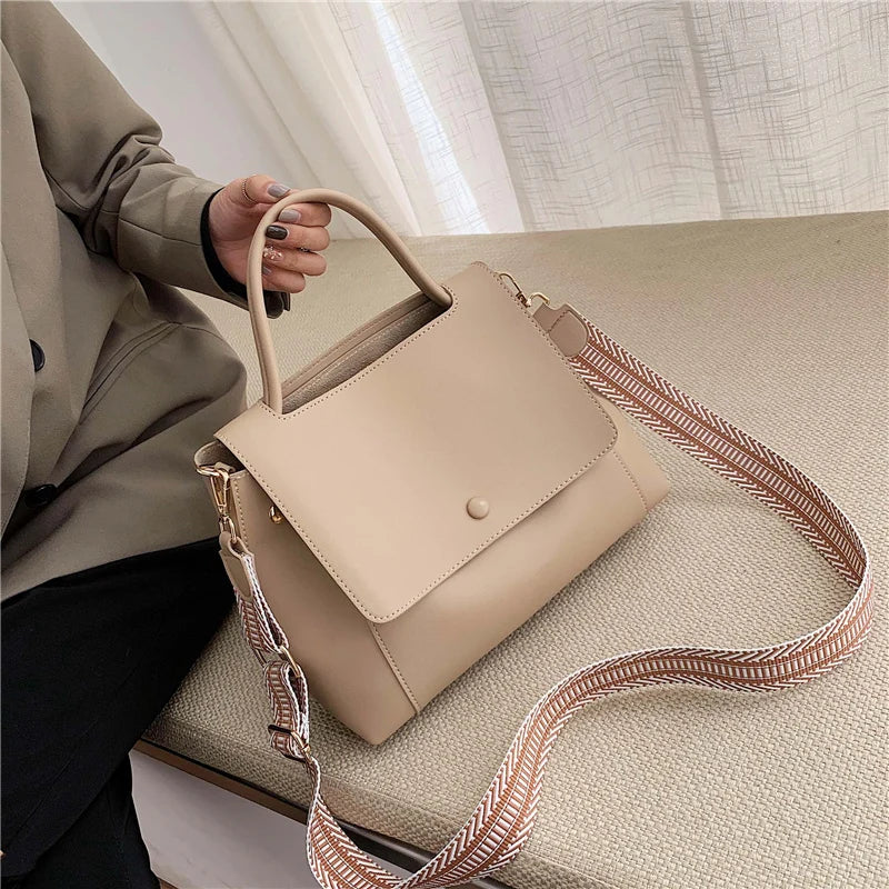 Bolsa elegante em couro genuíno