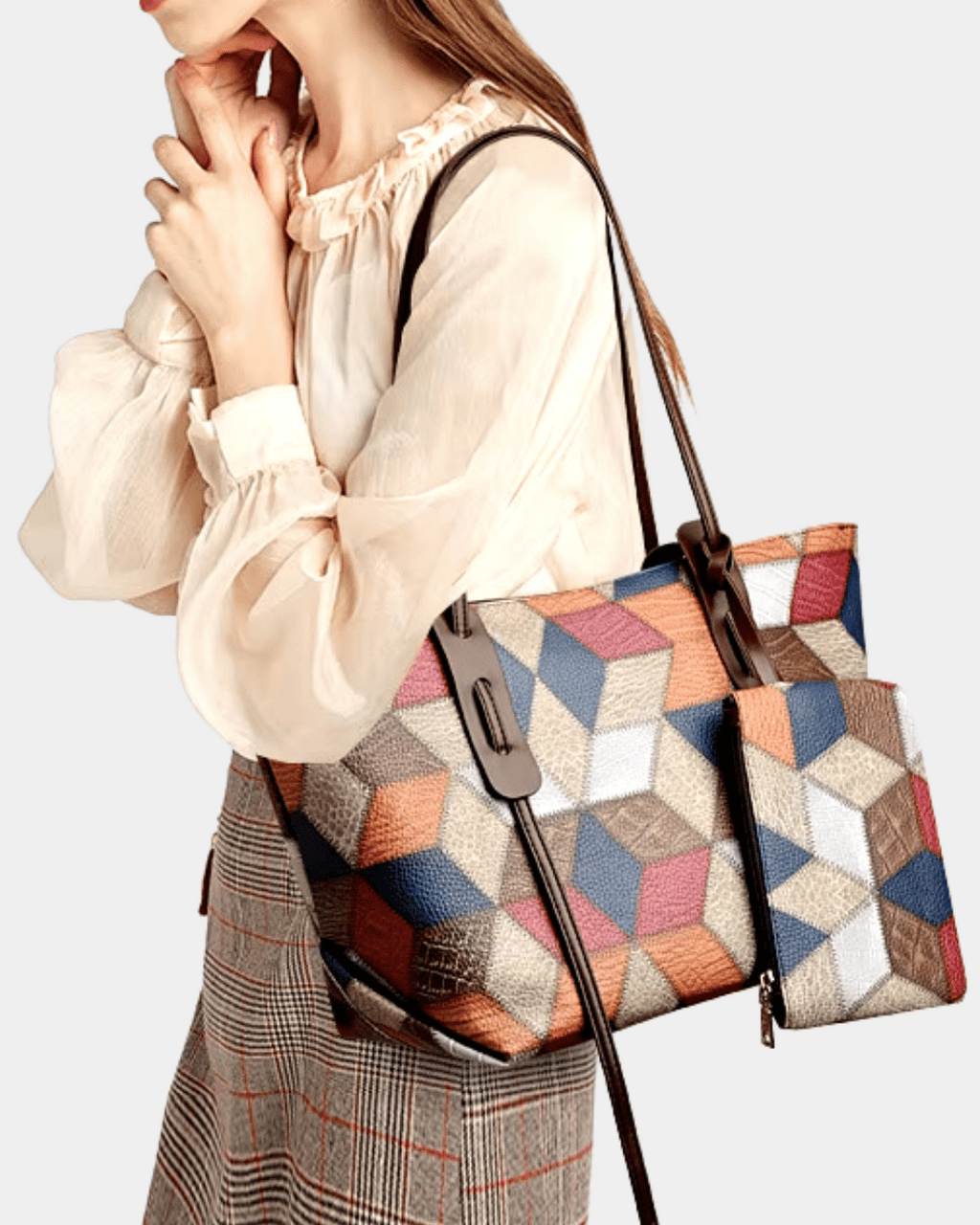 Bolsa havaiana com estampa geométrica